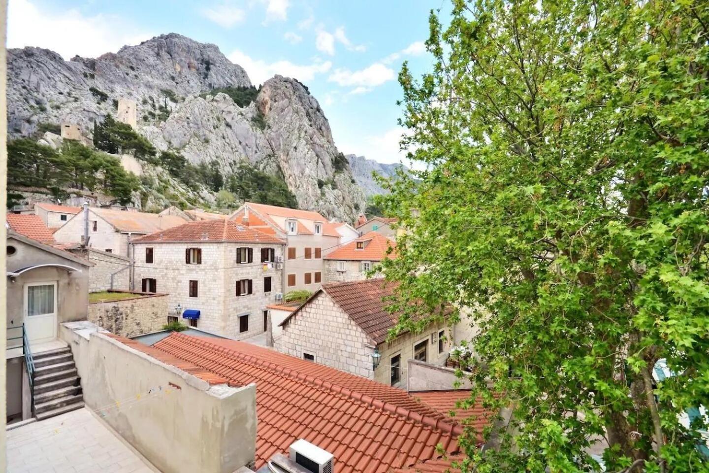 Apartment Toma Omiš Eksteriør bilde