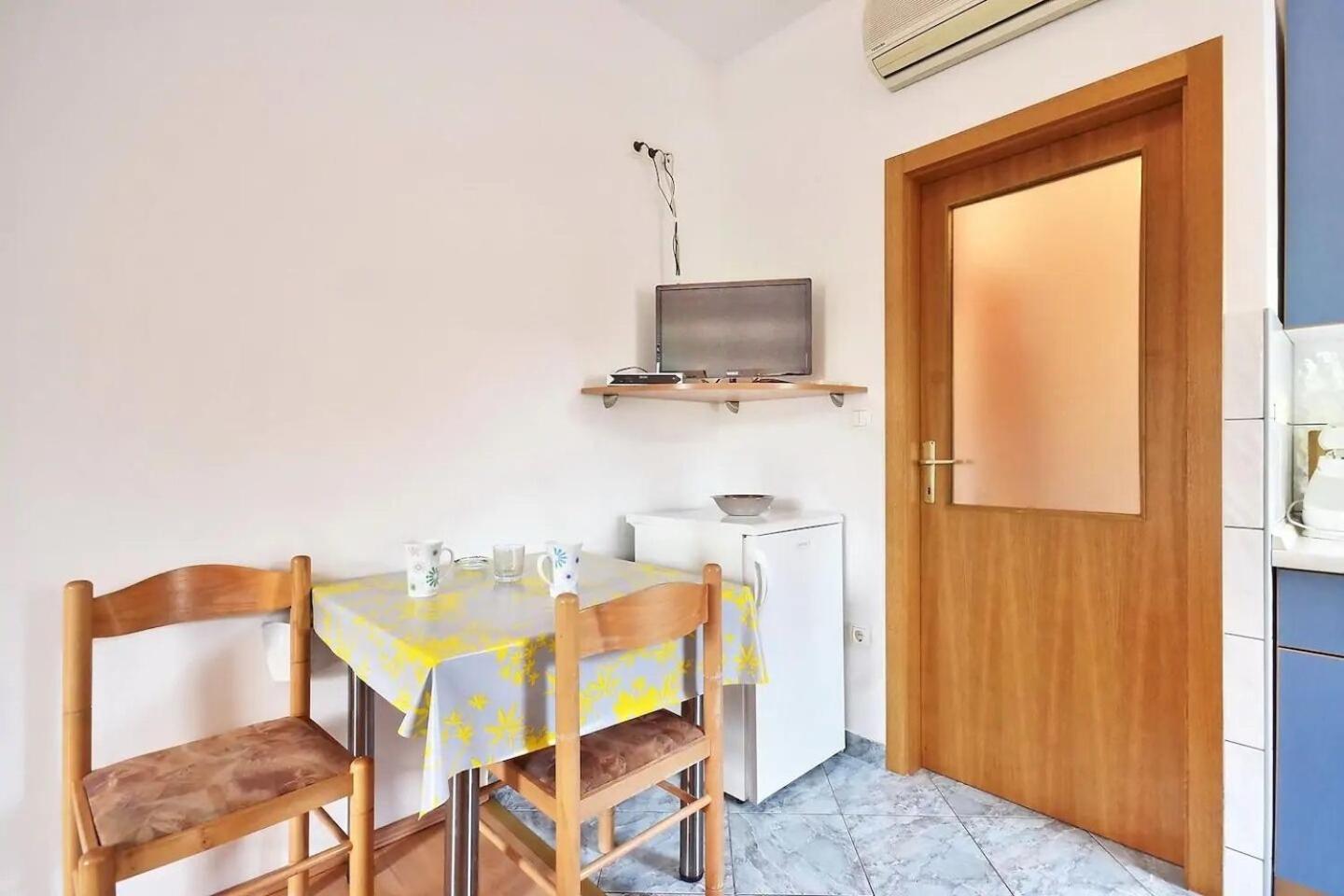 Apartment Toma Omiš Eksteriør bilde