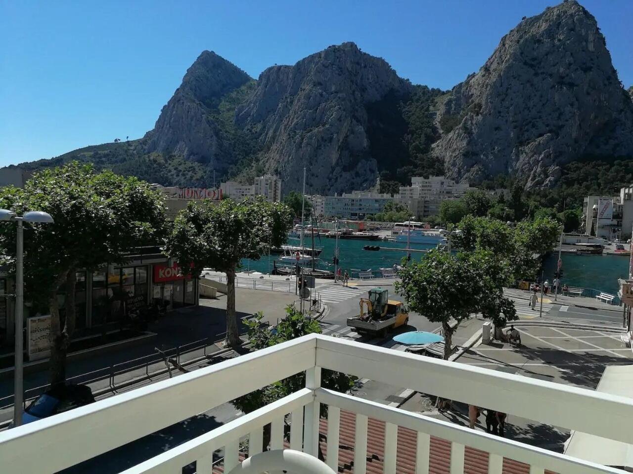 Apartment Toma Omiš Eksteriør bilde