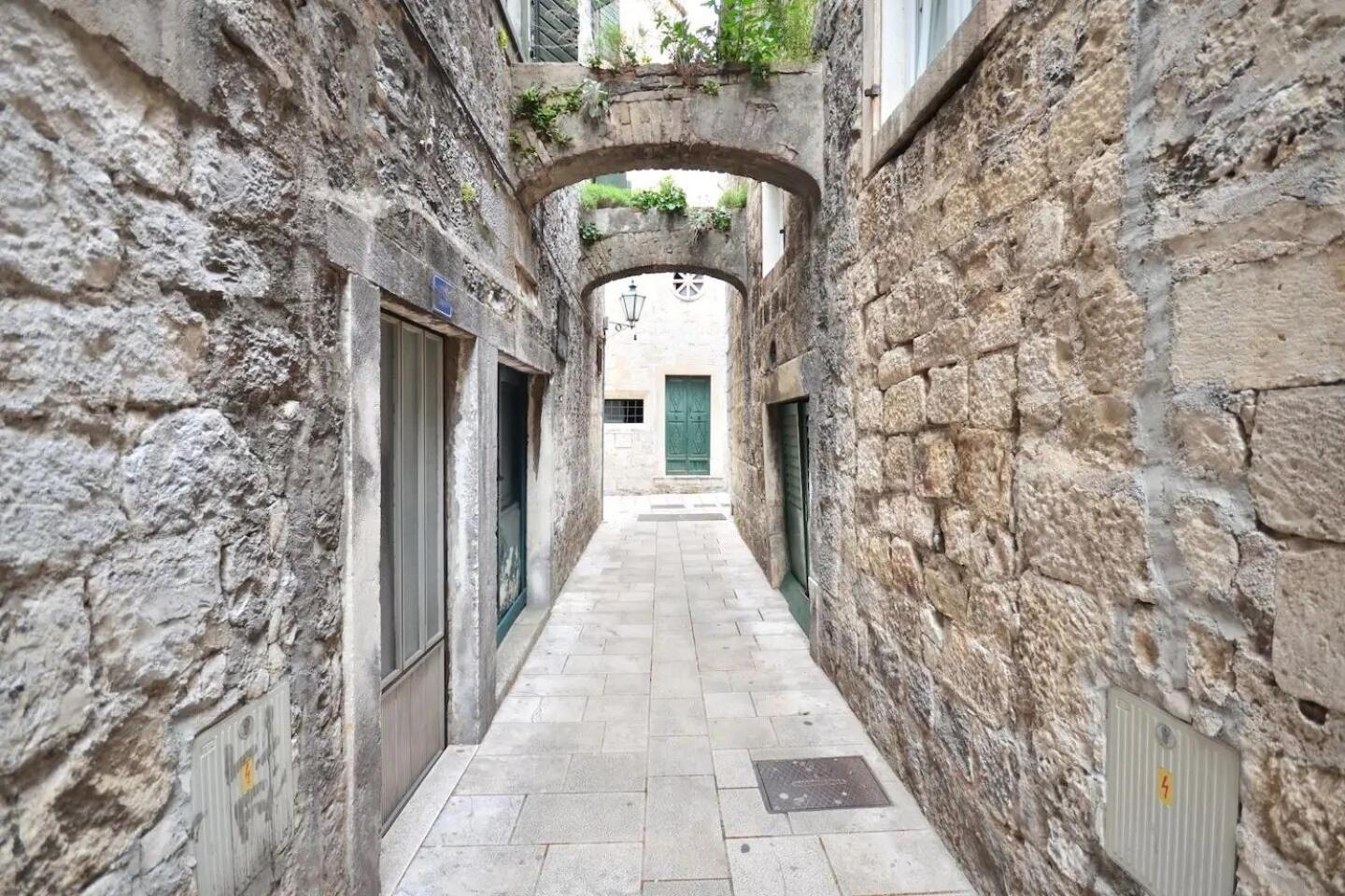 Apartment Toma Omiš Eksteriør bilde